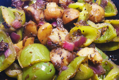 Aaloo Shimla Mirch (Potatoes and Bell pepper) with salt and black pepper